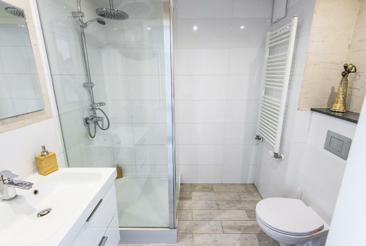 Apartamento estudio de 35 m² en Poznán Centro Ciudad, con 1 baño privado. Exterior foto